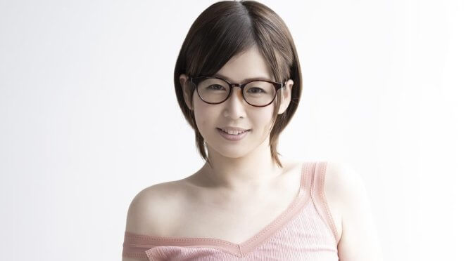 The back face of an educational mom who can’t be seen in front of children Eriko Ishii 34 years old AV DEBUT